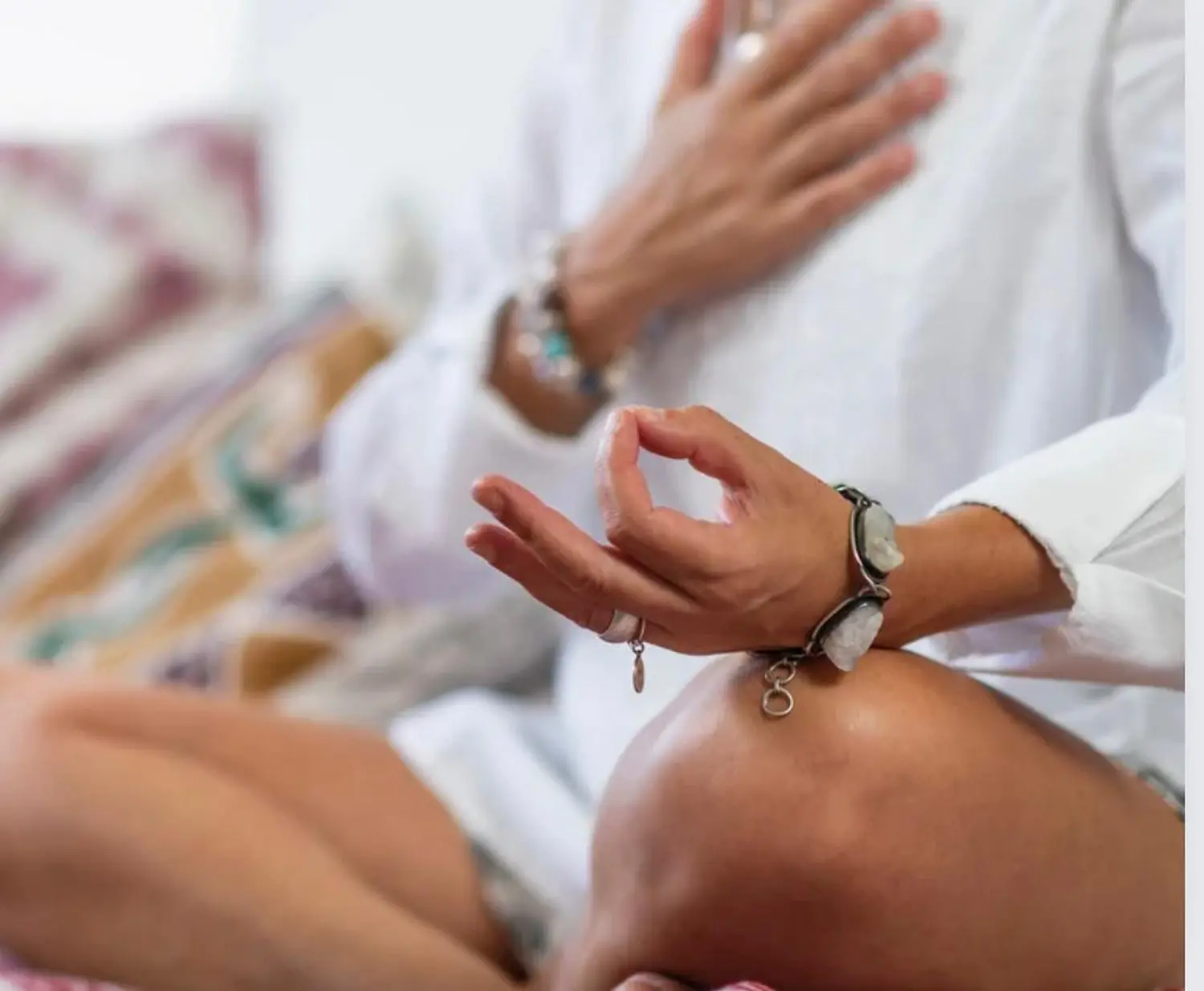 Medium Daniela Rengel, Frau beim Meditieren